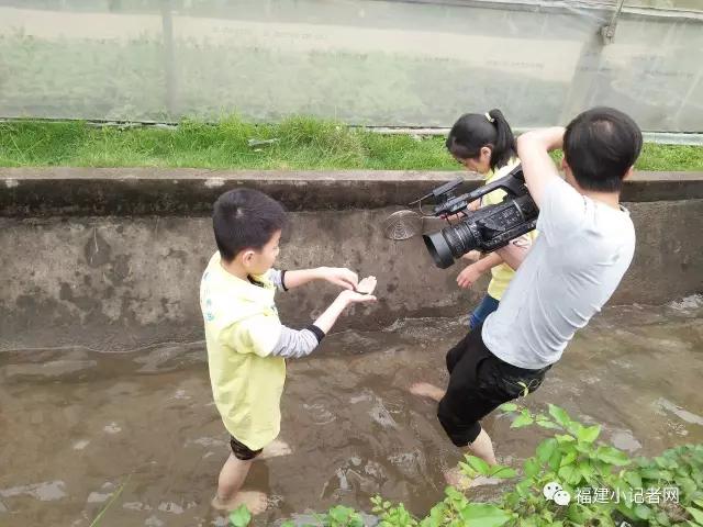 【圍觀】福建小記者走進農場體驗農耕樂趣