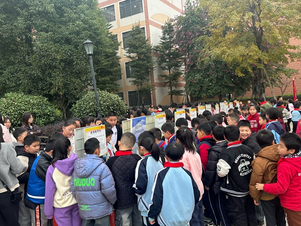 科普大篷車走進高新區實驗小學