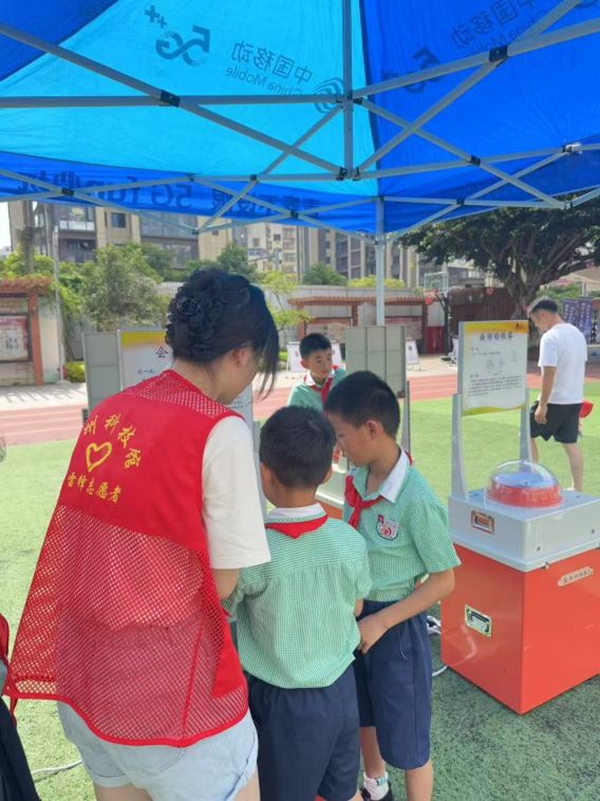 “筑夢科技，走進夢想”——福清實驗小學聯合福州科技館科普大篷車迎來奇妙科普之旅
