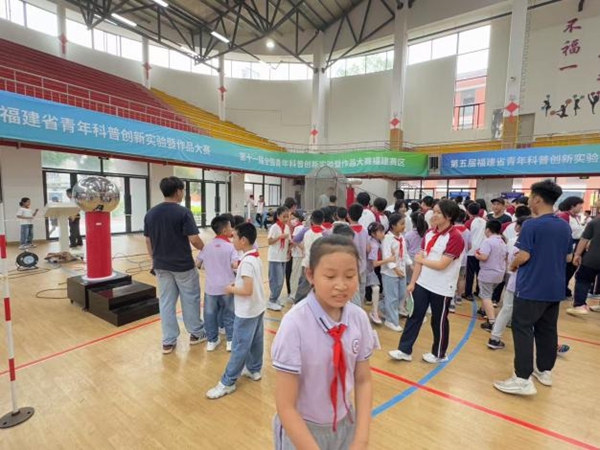 “智啟少年，科耀榕城”——福州科技館相約福州一中共探科學秘境