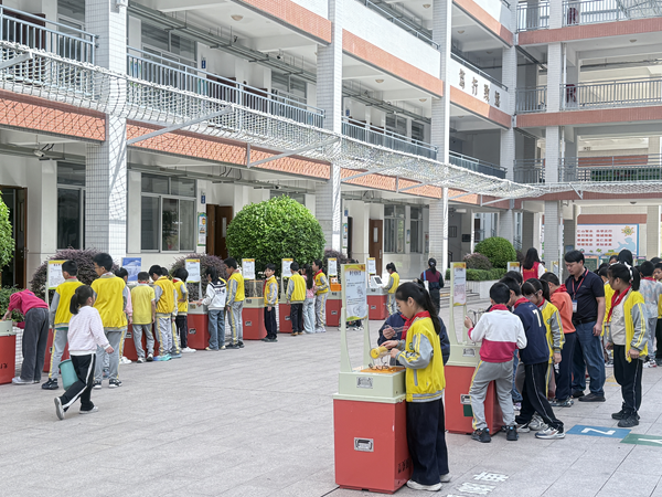 科技螢火映校園 ——科普大篷車點亮永泰學子科學夢 科技螢火映校園 ——科普大篷車點亮永泰學子科學夢