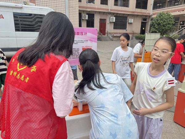 “智享長樂科普月，解鎖科學(xué)新答案”——長樂區(qū)洞江小學(xué)迎來奇妙科普之旅