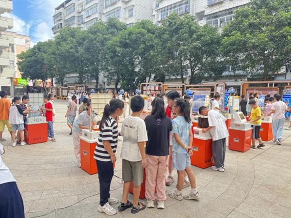 “智享長樂科普月，解鎖科學(xué)新答案”——長樂區(qū)洞江小學(xué)迎來奇妙科普之旅