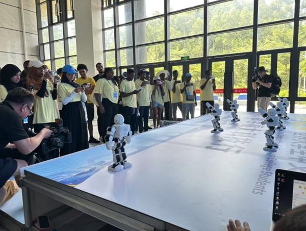 “探尋文化,鑄就科技”——福州科技館攜手福州大學(xué)助力“漢語橋”賽事 “探尋文化,鑄就科技”——福州科技館攜手福州大學(xué)助力“漢語橋”賽事