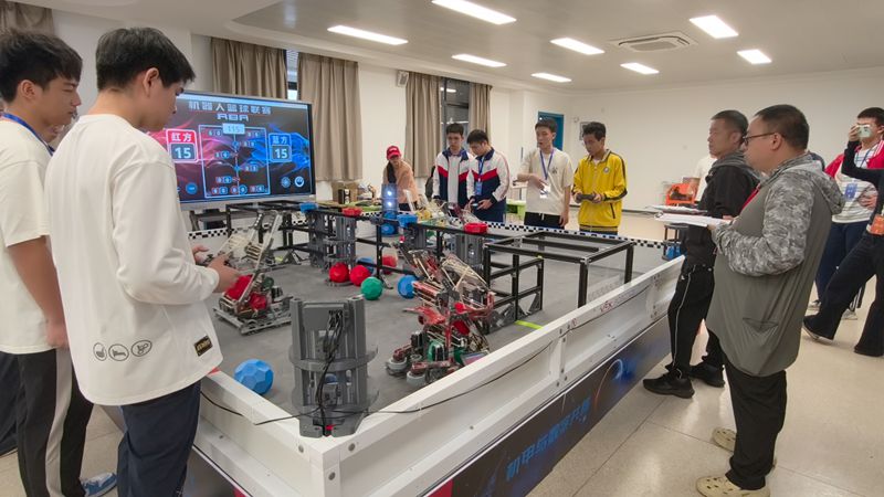 第二十屆福州市青少年機器人競賽圓滿落幕——線上線下雙軌聯動 近3500名青少年點燃科創熱情 第二十屆福州市青少年機器人競賽圓滿落幕——線上線下雙軌聯動 近3500名青少年點燃科創熱情