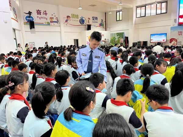 反邪教宣傳教育活動(dòng)走進(jìn)福州市錢塘文博小學(xué)