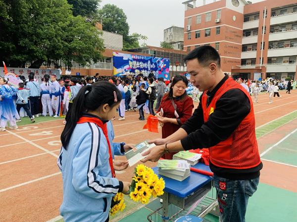 反邪教宣傳活動(dòng)走進(jìn)閩侯縣青口滬嶼小學(xué)