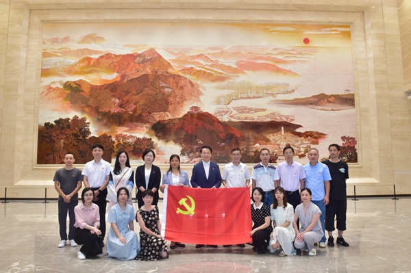 福州市科協機關二支部開展參觀“3820”戰略工程實施30周年成就展主題黨日活動