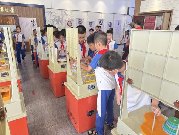 “流動的科學(xué)課堂,別樣的成長體驗”——永泰縣實驗小學(xué)相約奇妙科學(xué)之旅