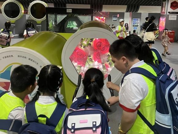 “筑夢未來”大型科普活動暨福州科技館“玩轉科學?手工作坊”第三期活動舉辦