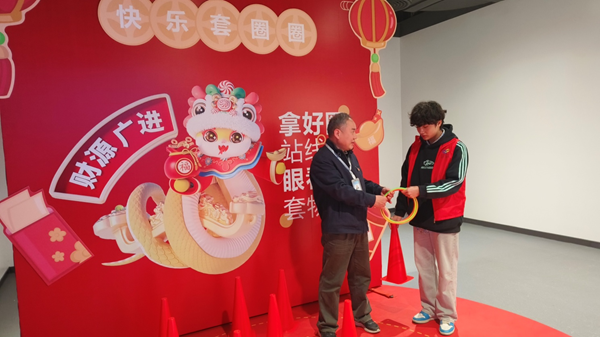 福州科技館新春游園——黨員爭當(dāng)志愿者，引領(lǐng)科普新風(fēng)尚